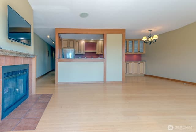 Property photo for 125 Madison Avenue N #125, Bainbridge Island photo 4