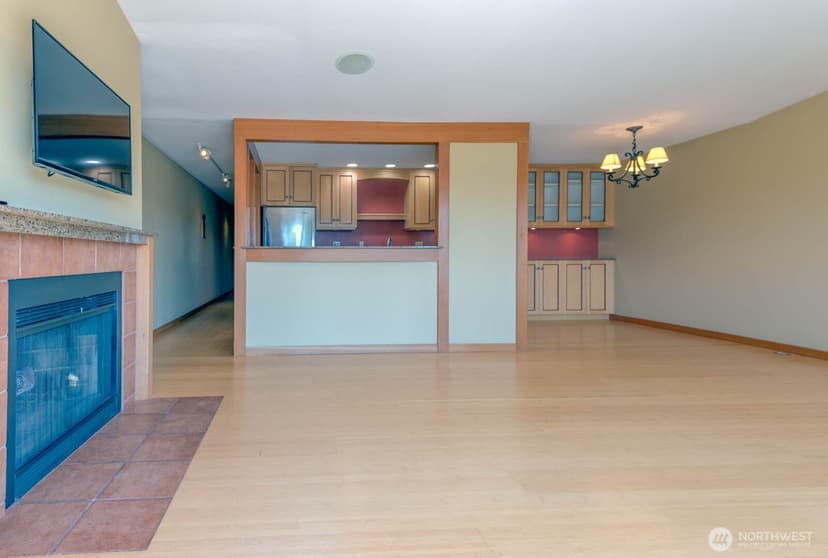 Property photo for 125 Madison Avenue N #125, Bainbridge Island photo 4