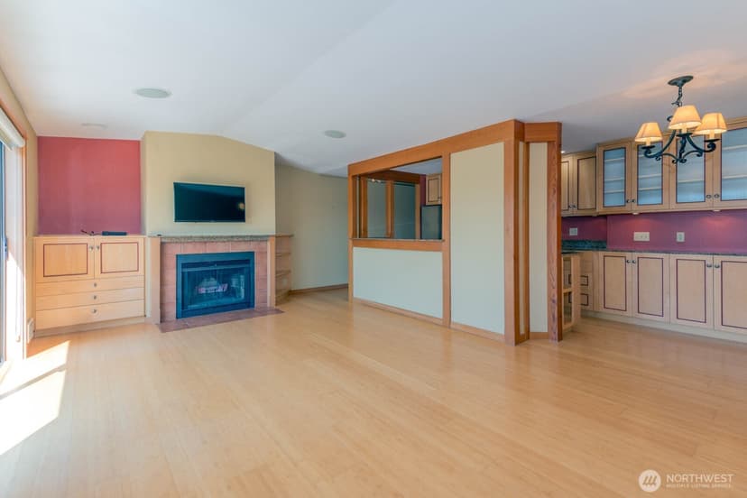 Property photo for 125 Madison Avenue N #125, Bainbridge Island photo 2