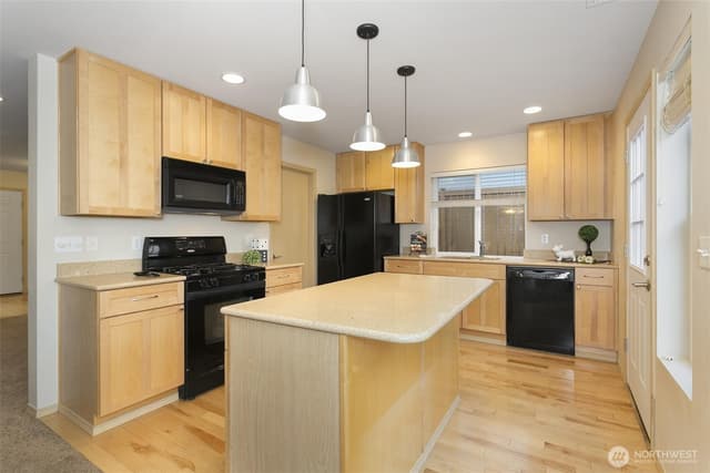 Property photo for 36518 SE Woody Creek Lane, Snoqualmie photo 5
