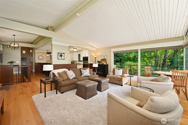 Property photo for 7731 SE 58th ST, Mercer Island photo 4