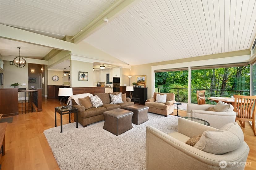 Property photo for 7731 SE 58th ST, Mercer Island photo 4