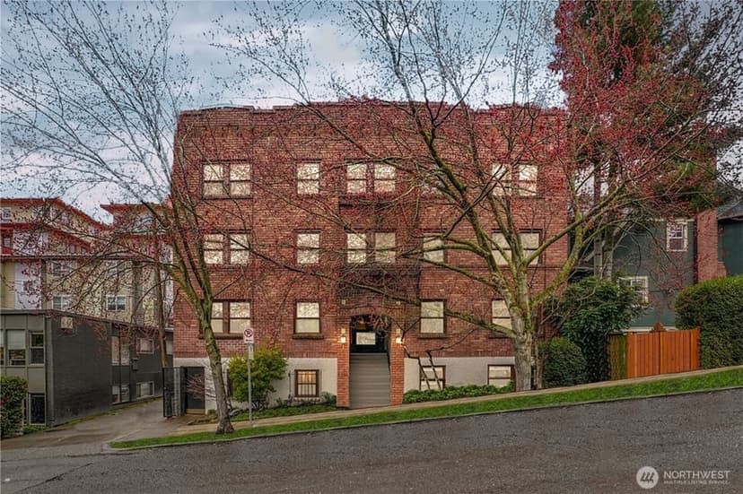 Property photo for 516 E Thomas Street #102, Seattle photo 20