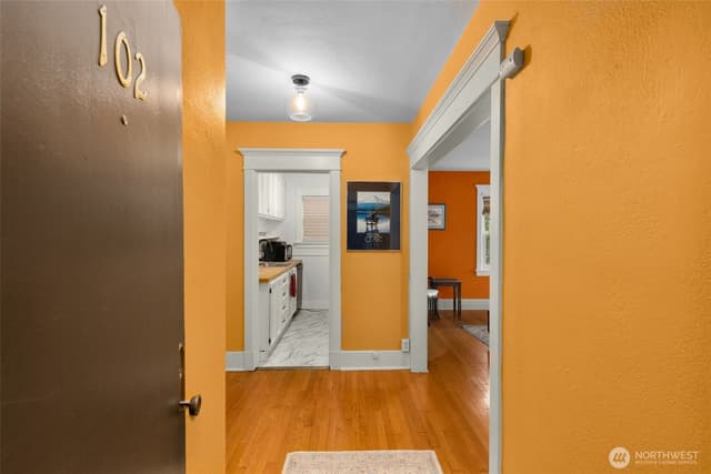 Property photo for 516 E Thomas Street #102, Seattle photo 4