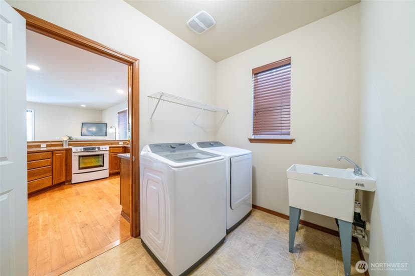 Property photo for 9212 18th Avenue W, Everett photo 12