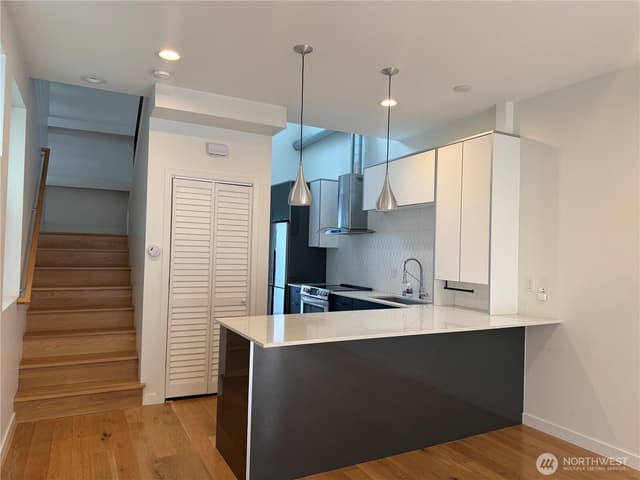 Property photo for 6317 34th Avenue, Seattle photo 4