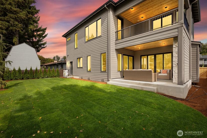 Property photo for 1607 Kennewick Avenue NE, Renton photo 2