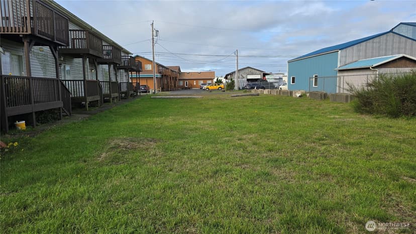 Property photo for 704 Seahorse Avenue NE, Ocean Shores photo 3