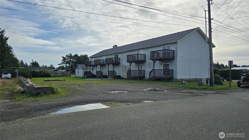 Property photo for 704 Seahorse Avenue NE, Ocean Shores photo 11