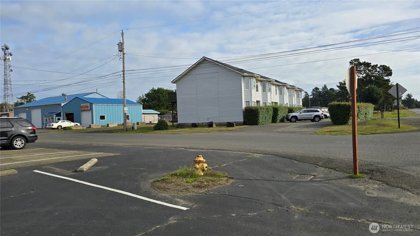 Property photo for 704 Seahorse Avenue NE, Ocean Shores photo 6