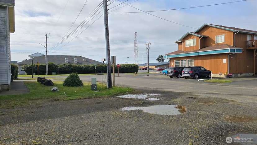 Property photo for 704 Seahorse Avenue NE, Ocean Shores photo 8