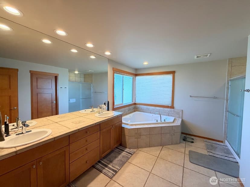 Property photo for 9207 28th Street Ct E, Edgewood photo 14
