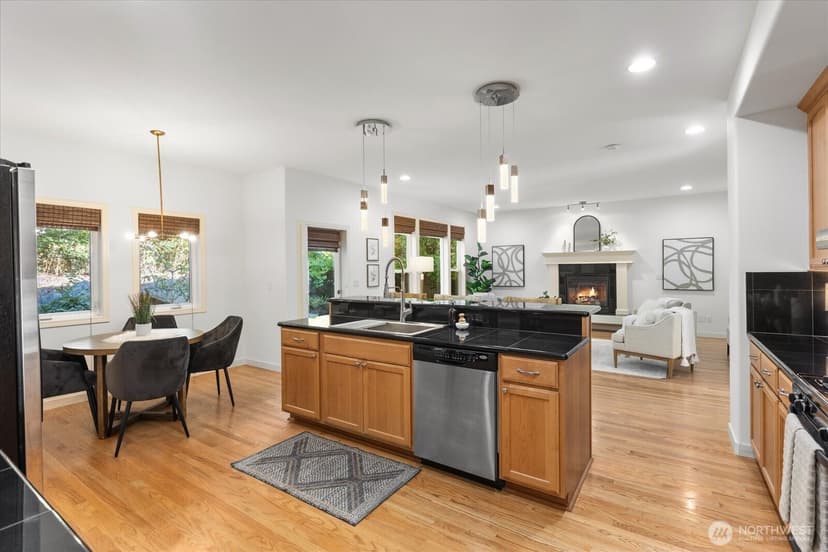 Property photo for 18433 Hawksview Drive, Arlington photo 11
