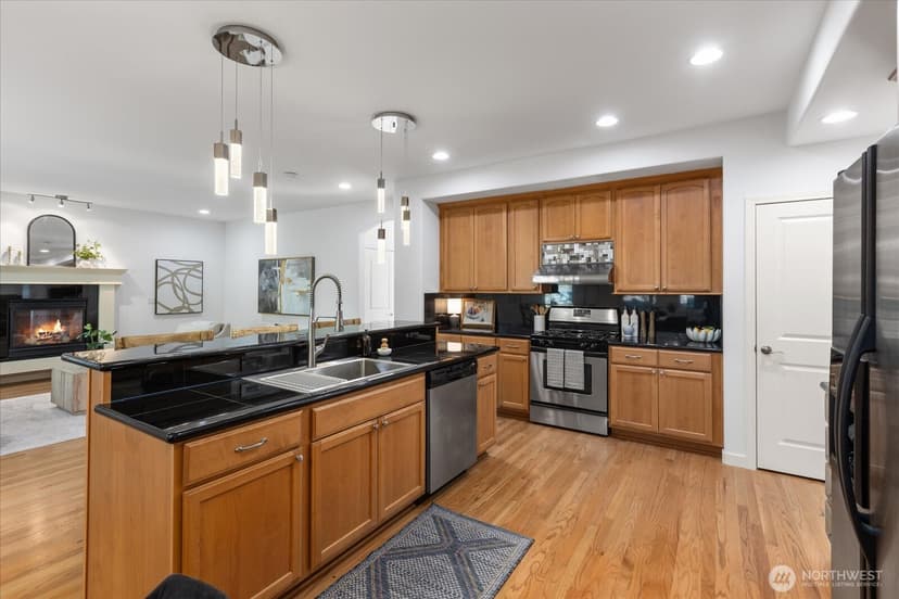 Property photo for 18433 Hawksview Drive, Arlington photo 13