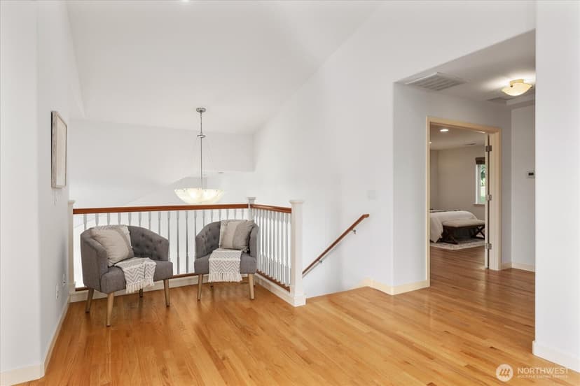 Property photo for 18433 Hawksview Drive, Arlington photo 21
