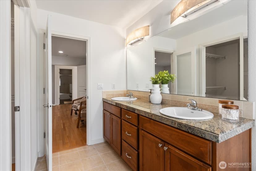 Property photo for 18433 Hawksview Drive, Arlington photo 25