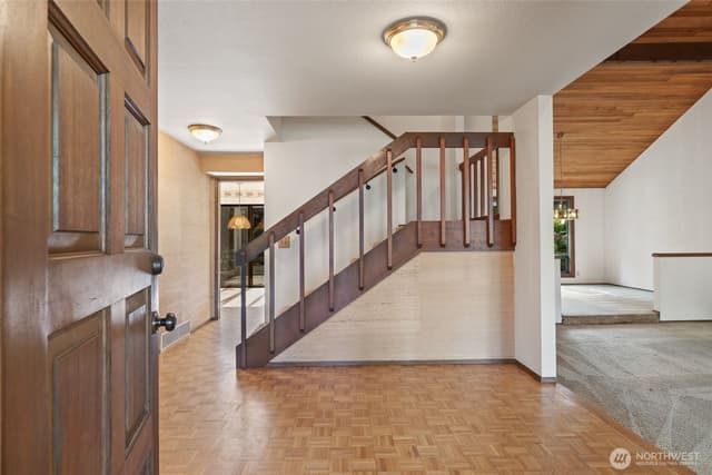 Property photo for 405 140th Avenue NE, Bellevue photo 5