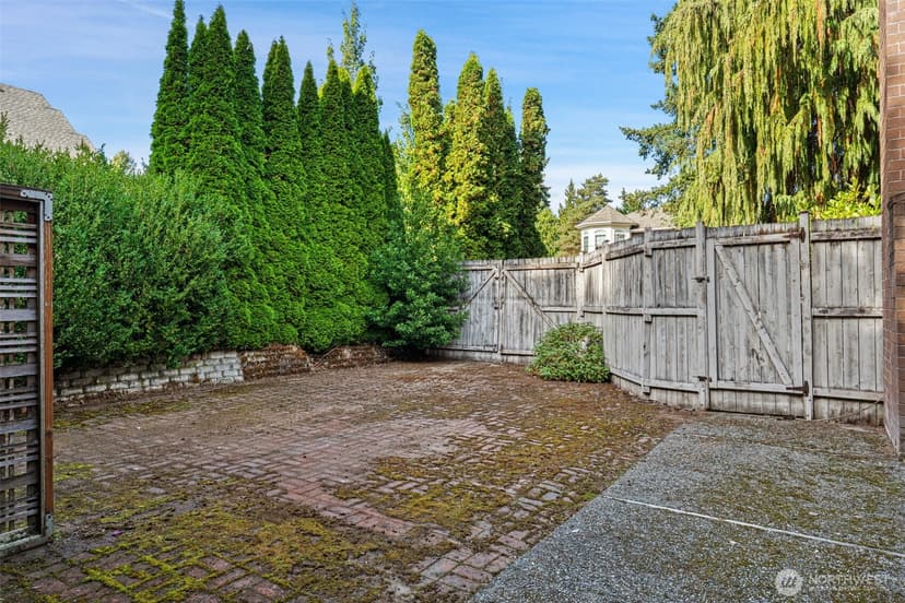 Property photo for 405 140th Avenue NE, Bellevue photo 33