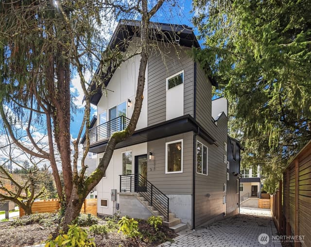 Property photo for 10829 11th Avenue NE, Seattle photo 2