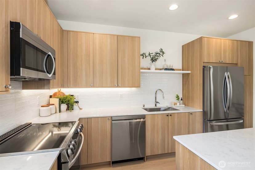 Property photo for 10829 11th Avenue NE, Seattle photo 11