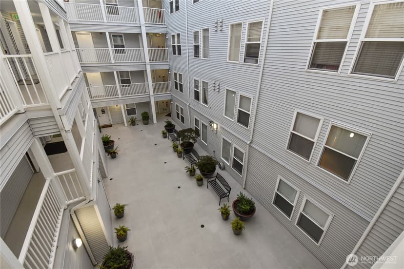 Property photo for 2522 Rucker Avenue #408, Everett photo 33