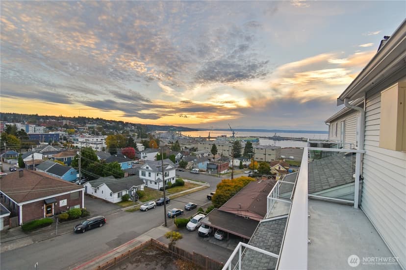 Property photo for 2522 Rucker Avenue #408, Everett photo 37