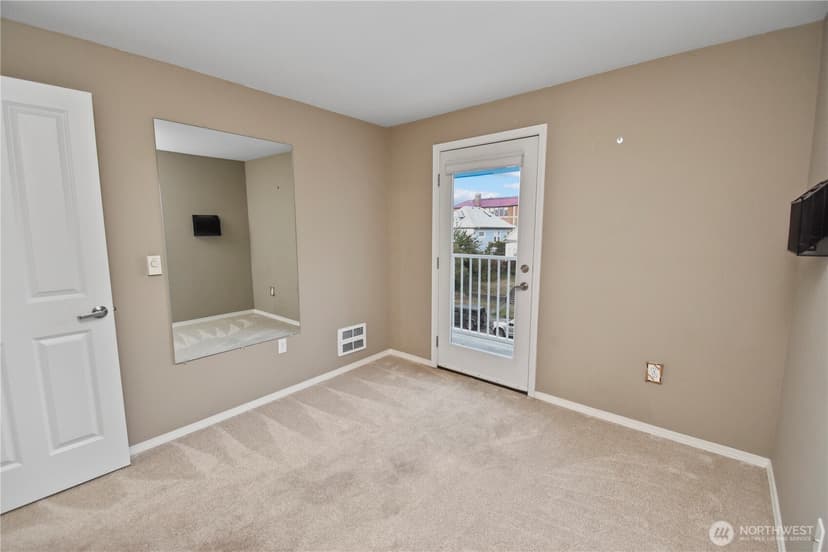 Property photo for 2522 Rucker Avenue #408, Everett photo 28