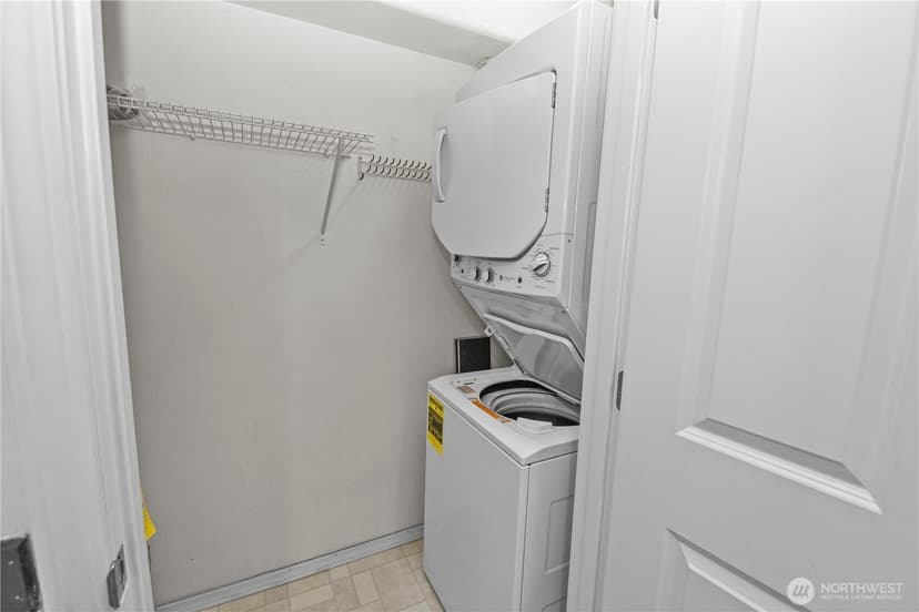 Property photo for 2522 Rucker Avenue #408, Everett photo 32