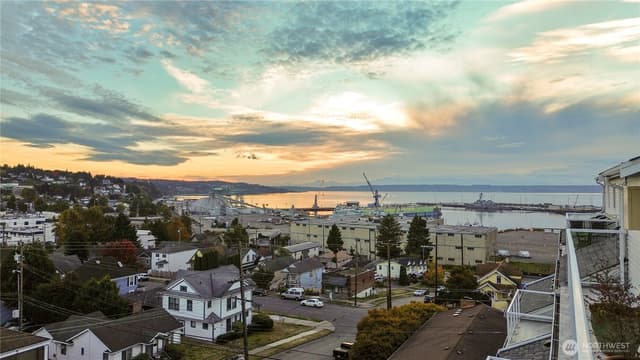 Property photo for 2522 Rucker Avenue #408, Everett photo 3
