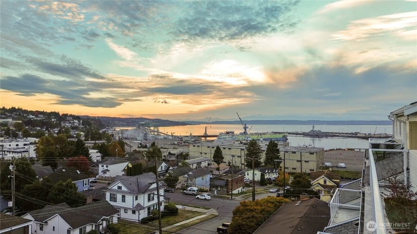 Property photo for 2522 Rucker Avenue #408, Everett photo 3