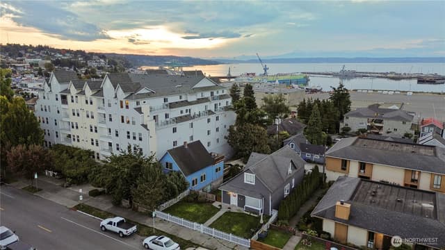Property photo for 2522 Rucker Avenue #408, Everett photo 4