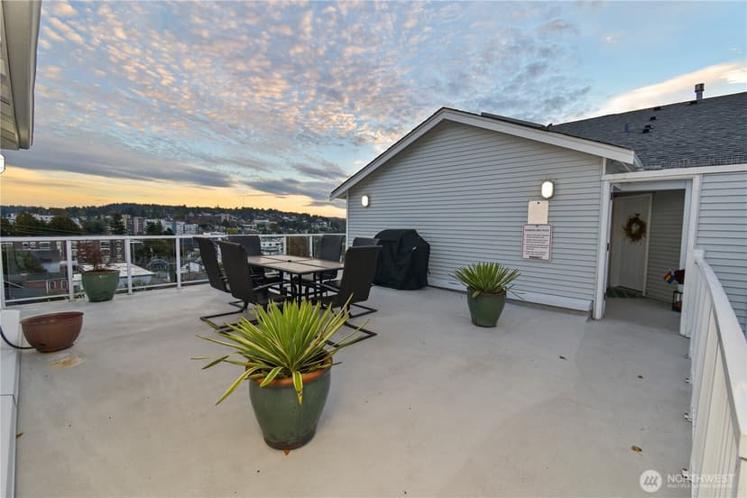 Property photo for 2522 Rucker Avenue #408, Everett photo 35
