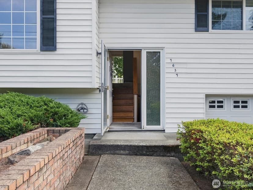 Property photo for 7637 Tacoma Avenue S, Tacoma photo 4