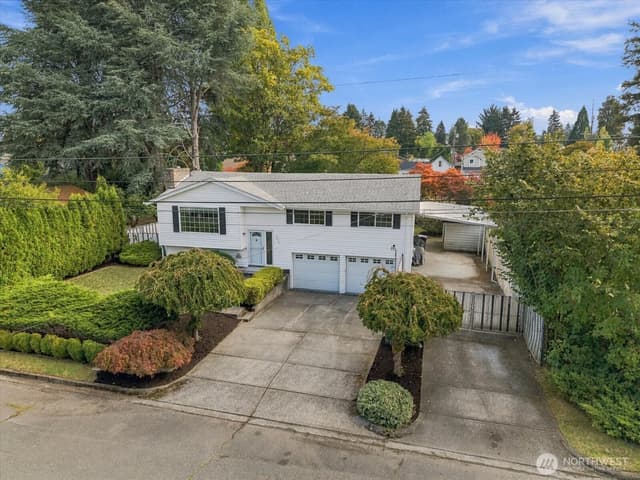 Property photo for 7637 Tacoma Avenue S, Tacoma photo 2