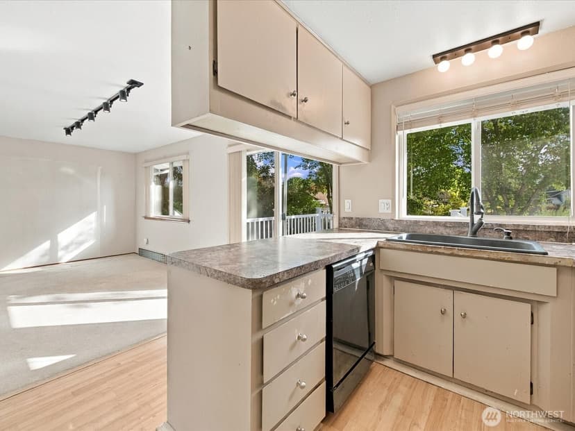 Property photo for 7637 Tacoma Avenue S, Tacoma photo 14