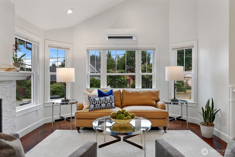 Property photo for 318 NE 59th Street, Seattle photo 5