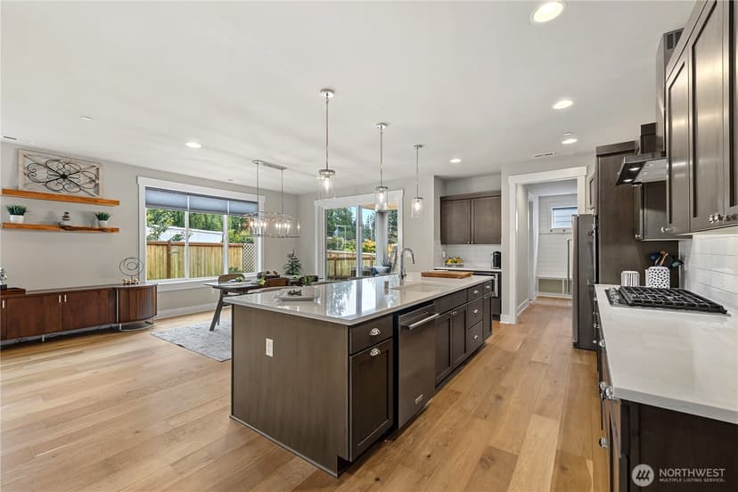 Property photo for 1435 7th Place S, Edmonds photo 10