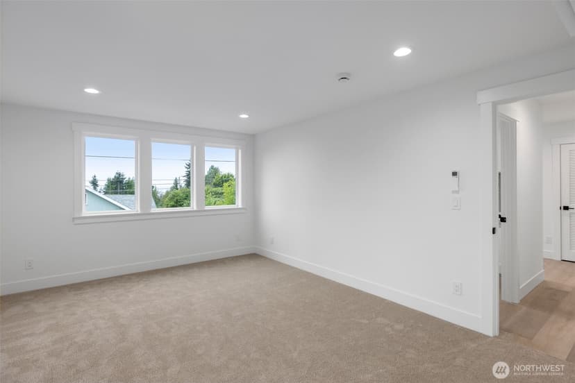 Property photo for 11050 2nd Avenue NW, Seattle photo 6
