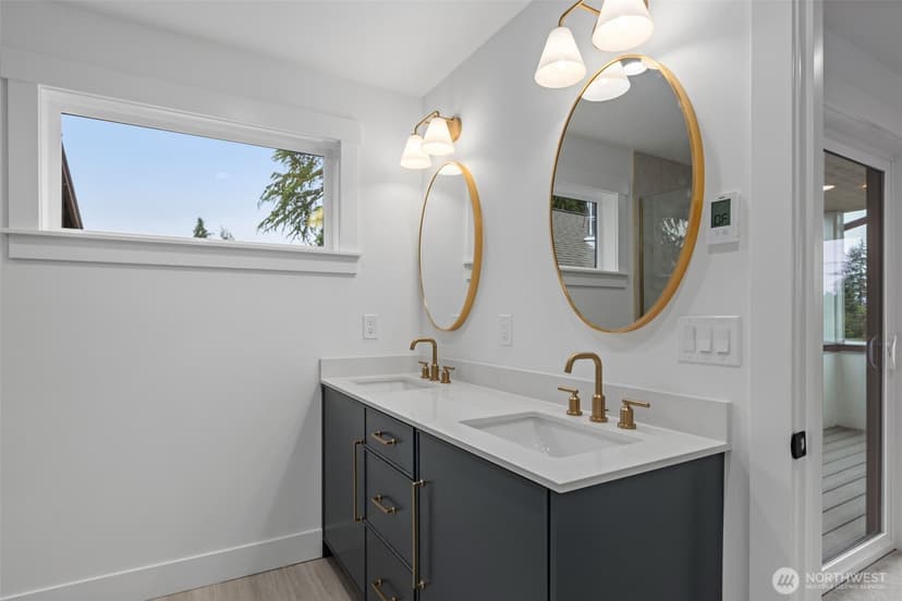 Property photo for 11050 2nd Avenue NW, Seattle photo 9