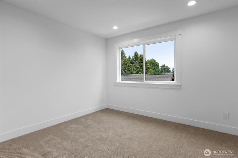 Property photo for 11050 2nd Avenue NW, Seattle photo 28