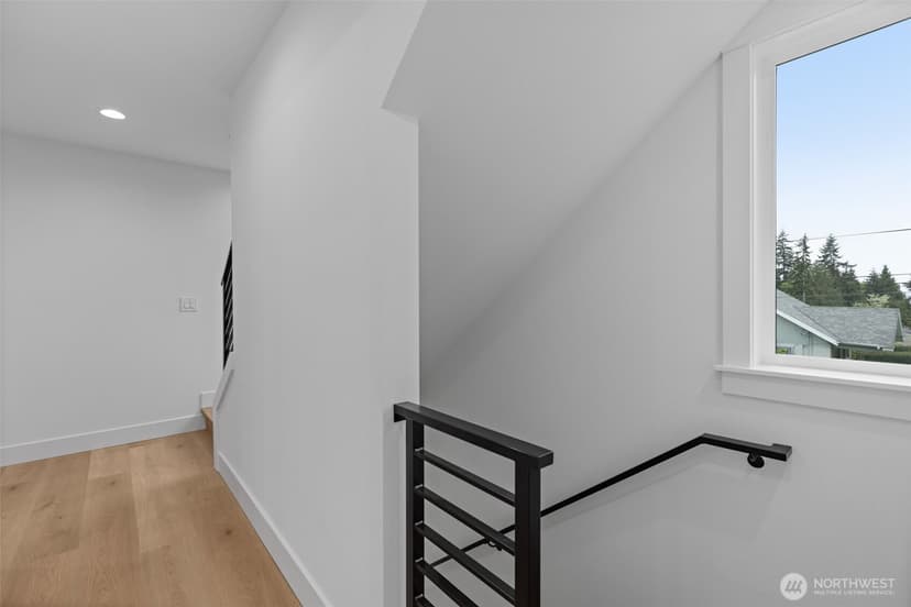 Property photo for 11050 2nd Avenue NW, Seattle photo 21