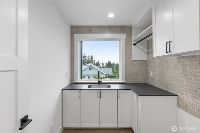 Property photo for 11050 2nd Avenue NW, Seattle photo 13