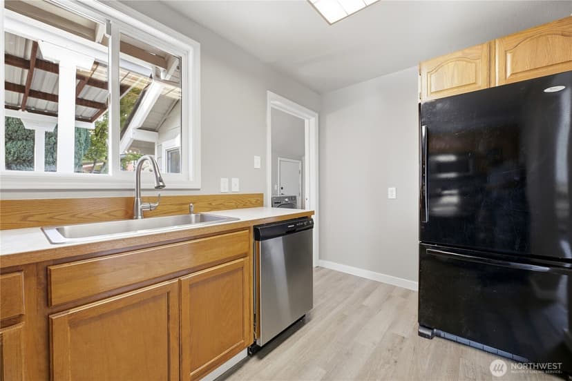 Property photo for 1215 8th Avenue NW, Puyallup photo 13