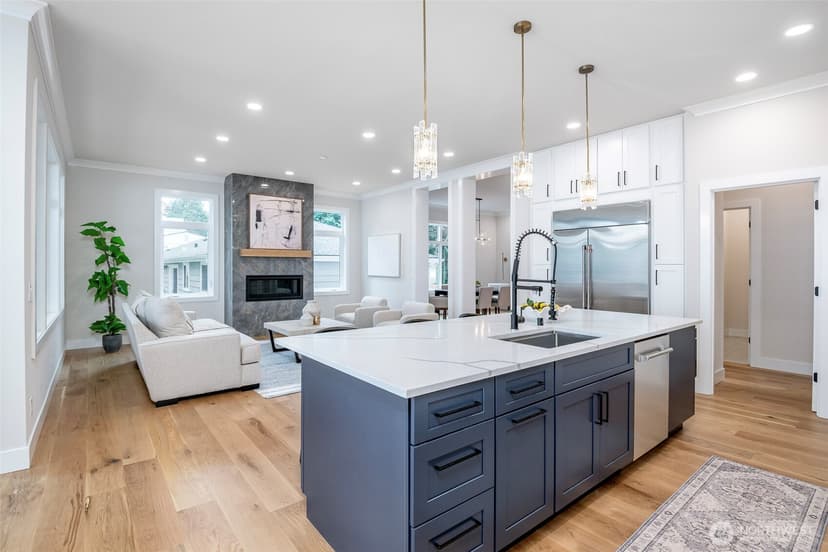 Property photo for 12648 NE 80th Street, Kirkland photo 6