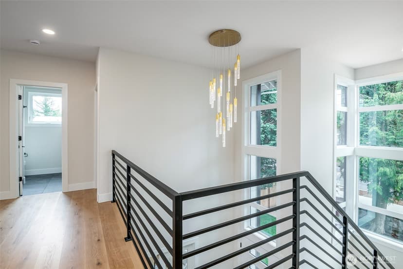 Property photo for 12648 NE 80th Street, Kirkland photo 10