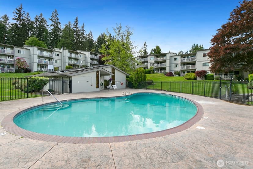Property photo for 13271 15th Avenue NE #B13, Seattle photo 21