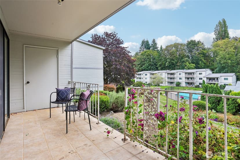 Property photo for 13271 15th Avenue NE #B13, Seattle photo 19