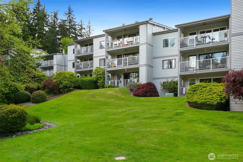 Property photo for 13271 15th Avenue NE #B13, Seattle photo 2