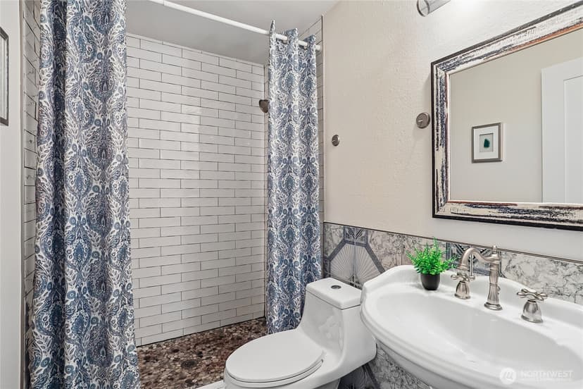 Property photo for 13271 15th Avenue NE #B13, Seattle photo 14