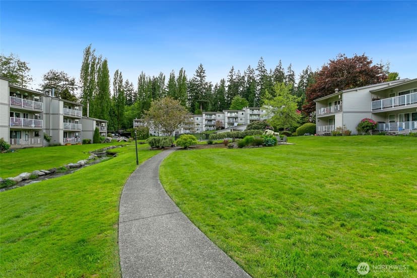 Property photo for 13271 15th Avenue NE #B13, Seattle photo 29